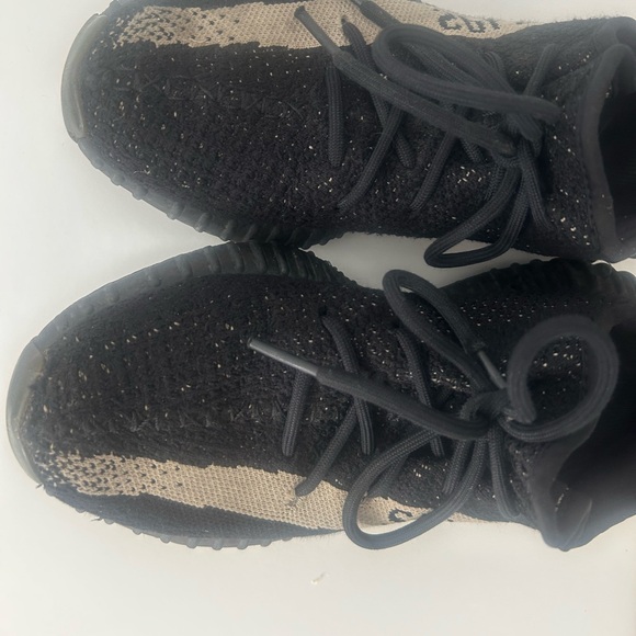Authentic Yeezy Oreo 350s - Picture 4 of 5
